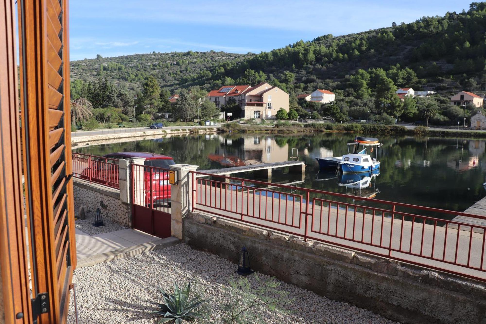 Vela Vala Apartament *